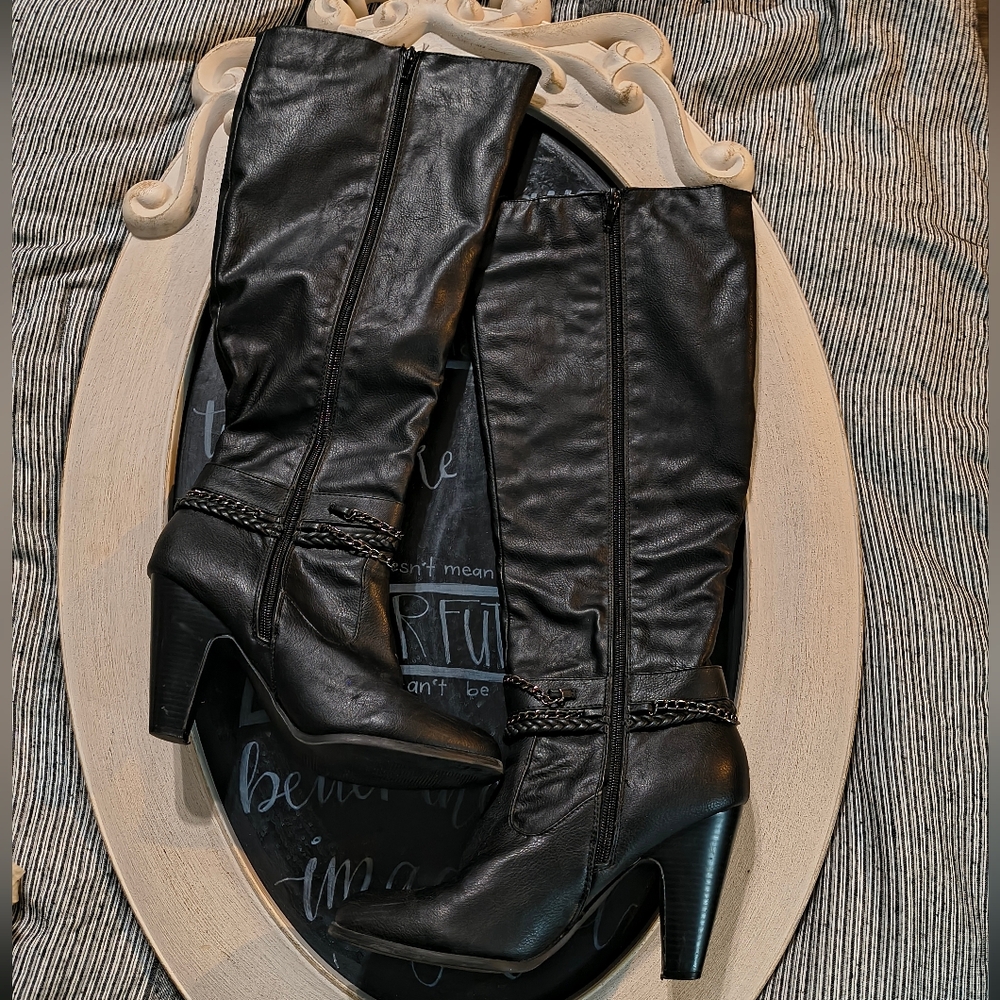 JustFab Sleek Black Heeled Boots with Chain Accent - Picture 2 of 10